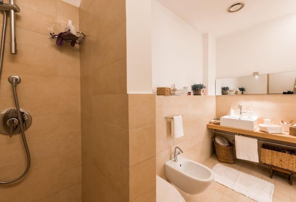 New Cosy Apartment Near To Petruzzelli Theatre Bari Esterno foto