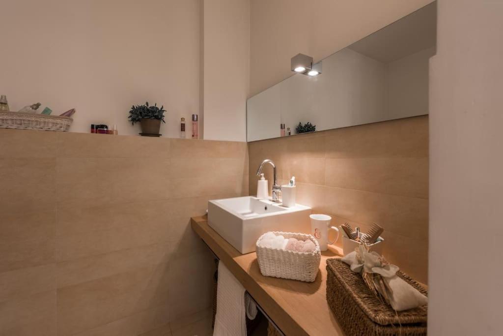 New Cosy Apartment Near To Petruzzelli Theatre Bari Esterno foto
